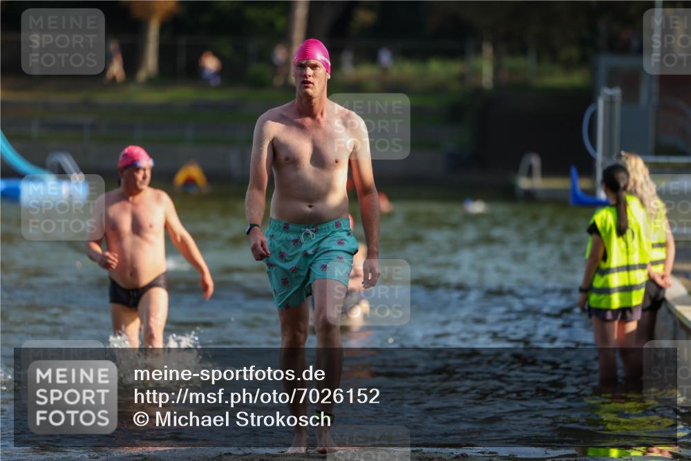 08.09.2024 - Stadtparktriathlon Michael Strokosch http://msf.ph/oto/7026152 08.09.2024 09:52:10 Schwimmen 202, 253 meine-sportfotos.de