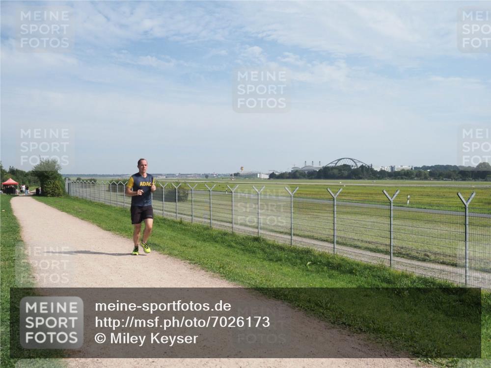 08.09.2024 - Airport Race Miley Keyser http://msf.ph/oto/7026173 08.09.2024 12:57:10 Laufen OLYMPUS, DIGITAL, CAMERA meine-sportfotos.de