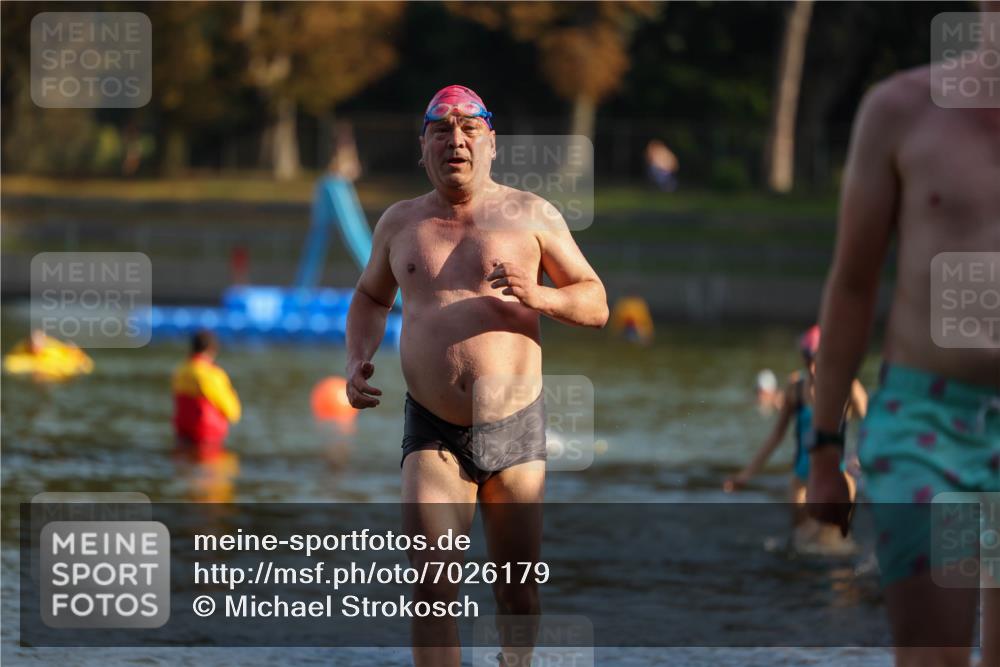 08.09.2024 - Stadtparktriathlon Michael Strokosch http://msf.ph/oto/7026179 08.09.2024 09:52:15 Schwimmen 202, 210, 233, 253 meine-sportfotos.de