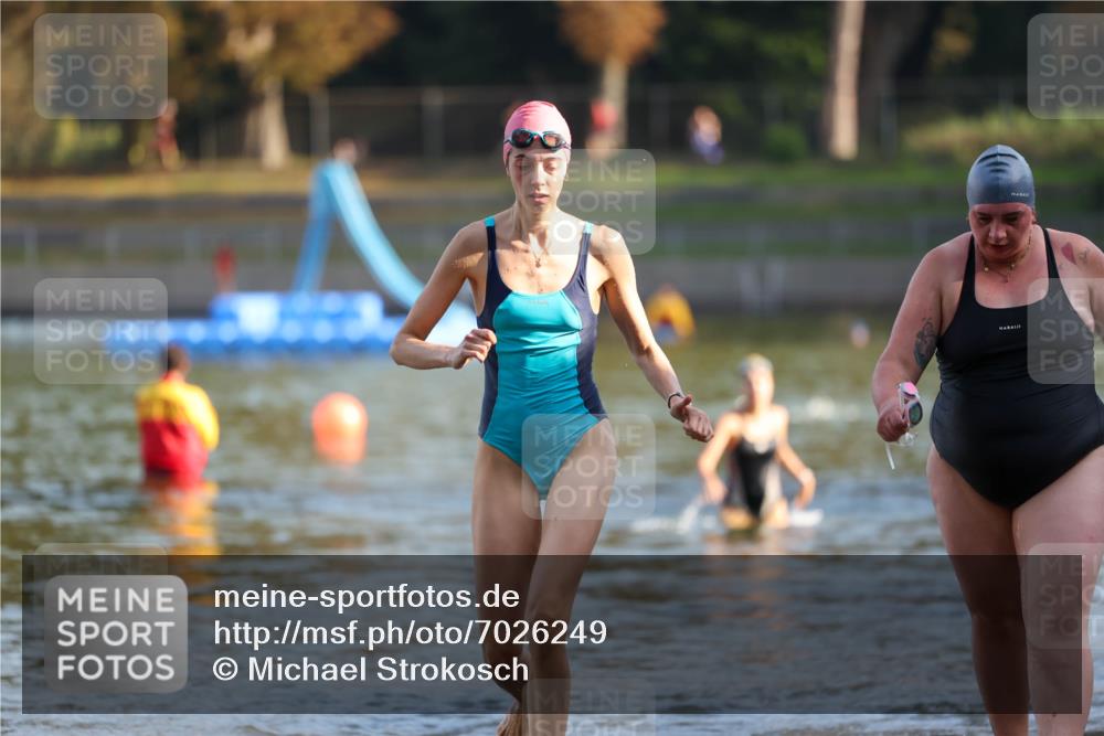 08.09.2024 - Stadtparktriathlon Michael Strokosch http://msf.ph/oto/7026249 08.09.2024 09:52:24 Schwimmen 210, 233, 246 meine-sportfotos.de