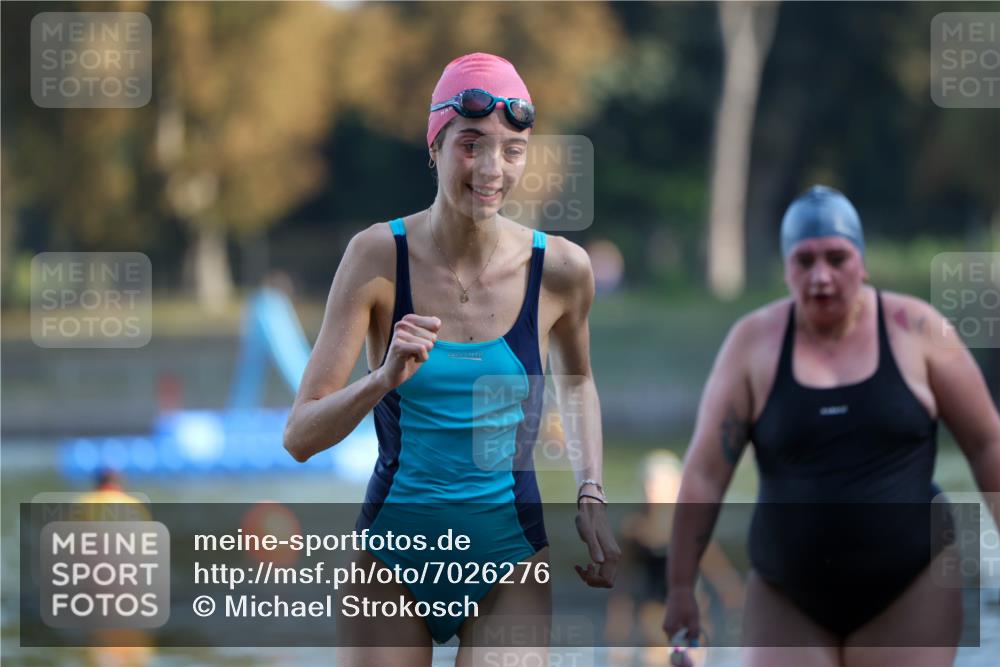 08.09.2024 - Stadtparktriathlon Michael Strokosch http://msf.ph/oto/7026276 08.09.2024 09:52:26 Schwimmen 210, 233, 246 meine-sportfotos.de