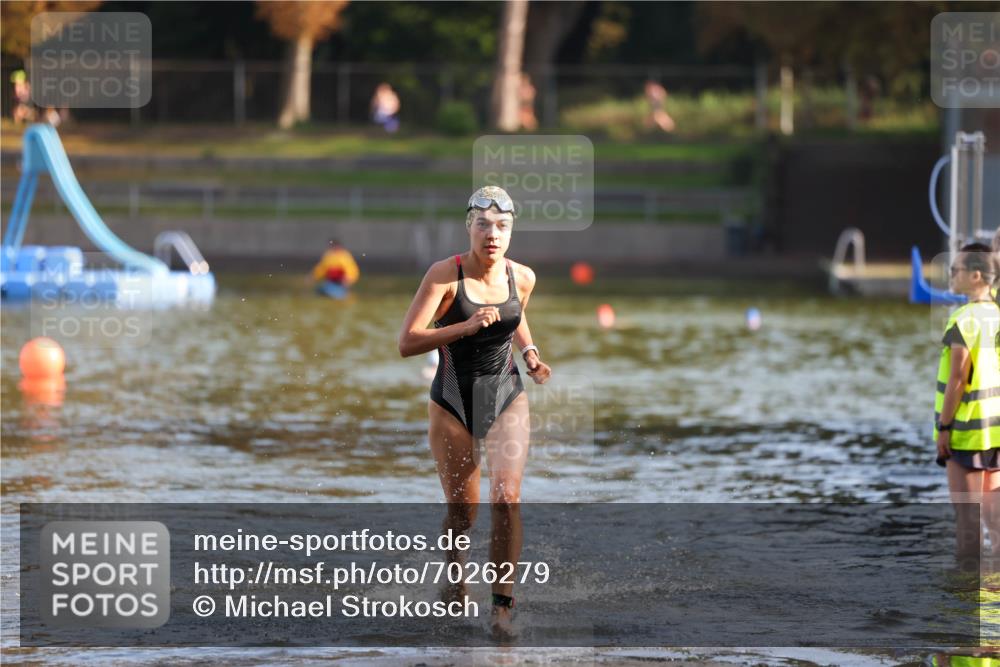 08.09.2024 - Stadtparktriathlon Michael Strokosch http://msf.ph/oto/7026279 08.09.2024 09:52:31 Schwimmen 246 meine-sportfotos.de