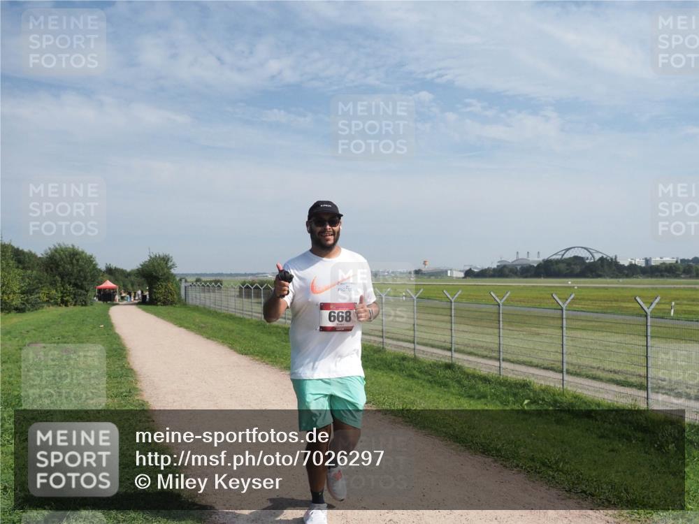 08.09.2024 - Airport Race Miley Keyser http://msf.ph/oto/7026297 08.09.2024 12:58:02 Laufen OLYMPUS, DIGITAL, CAMERA meine-sportfotos.de