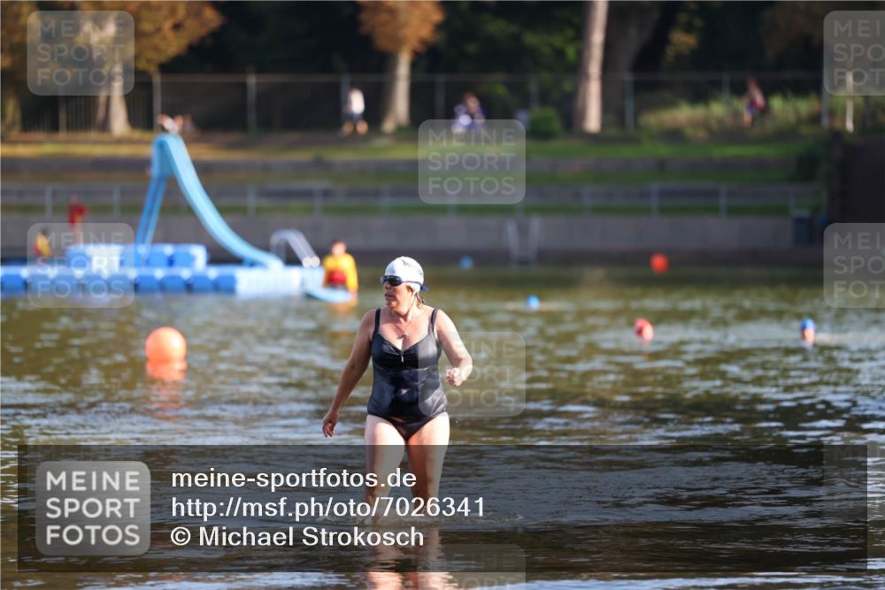 08.09.2024 - Stadtparktriathlon Michael Strokosch http://msf.ph/oto/7026341 08.09.2024 09:53:02 Schwimmen 235 meine-sportfotos.de