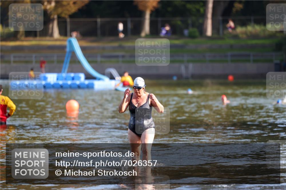 08.09.2024 - Stadtparktriathlon Michael Strokosch http://msf.ph/oto/7026357 08.09.2024 09:53:03 Schwimmen 235 meine-sportfotos.de