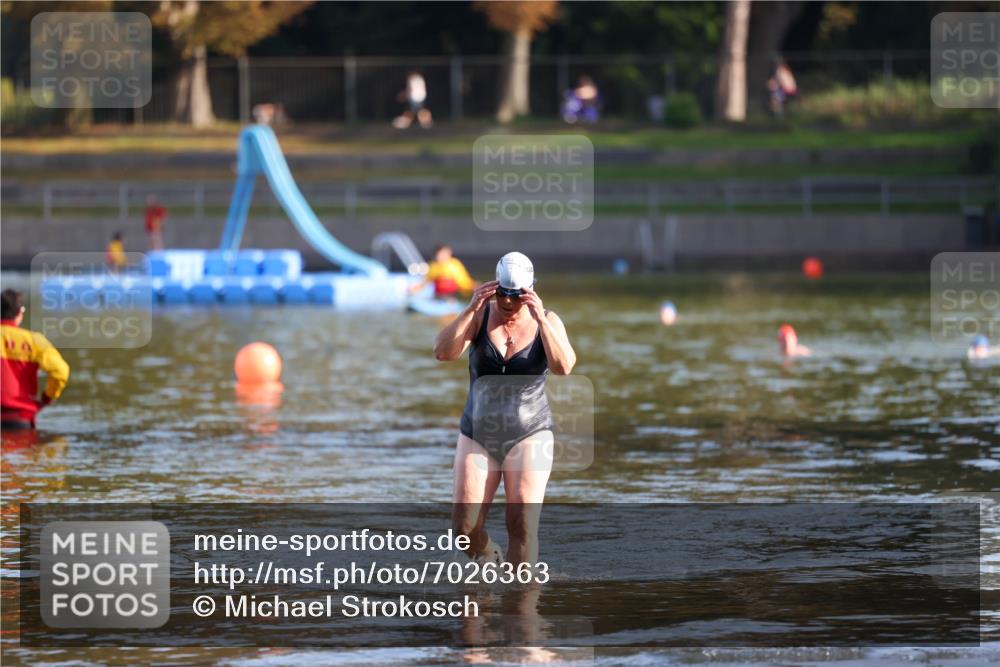 08.09.2024 - Stadtparktriathlon Michael Strokosch http://msf.ph/oto/7026363 08.09.2024 09:53:03 Schwimmen 235 meine-sportfotos.de