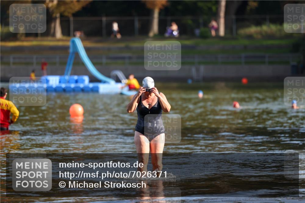 08.09.2024 - Stadtparktriathlon Michael Strokosch http://msf.ph/oto/7026371 08.09.2024 09:53:04 Schwimmen 235 meine-sportfotos.de