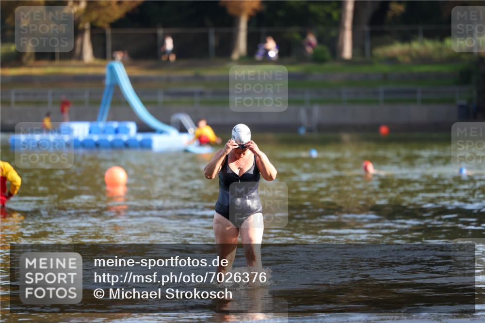 08.09.2024 - Stadtparktriathlon Michael Strokosch http://msf.ph/oto/7026376 08.09.2024 09:53:04 Schwimmen 235 meine-sportfotos.de