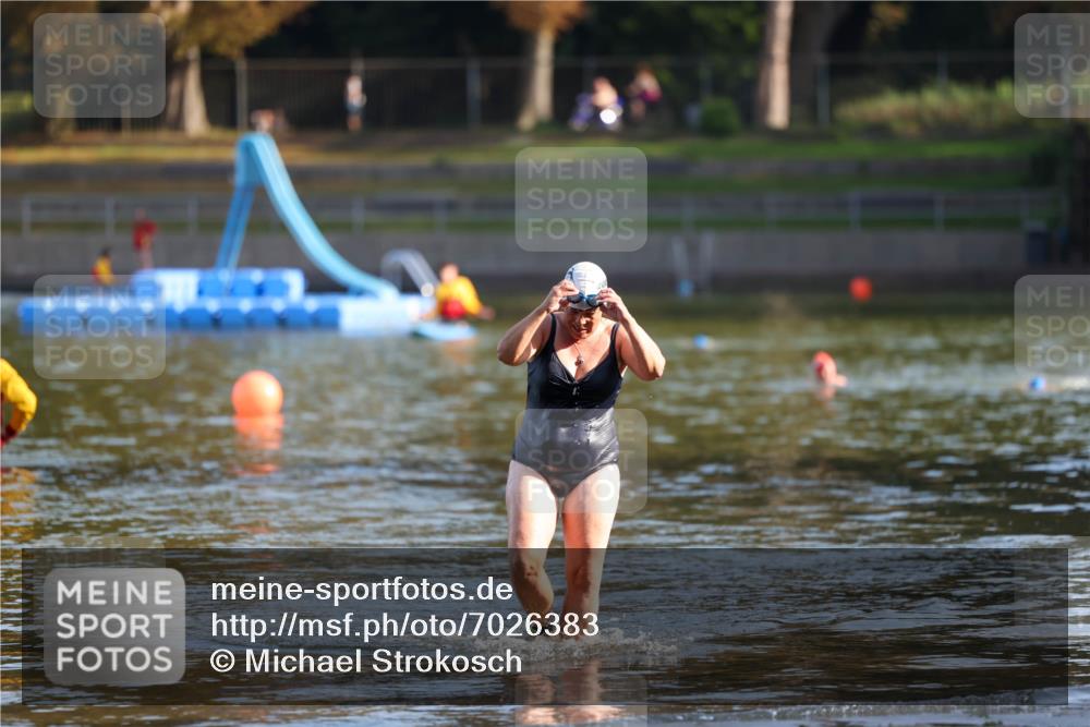 08.09.2024 - Stadtparktriathlon Michael Strokosch http://msf.ph/oto/7026383 08.09.2024 09:53:04 Schwimmen 235 meine-sportfotos.de