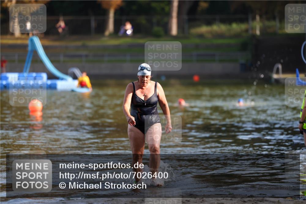 08.09.2024 - Stadtparktriathlon Michael Strokosch http://msf.ph/oto/7026400 08.09.2024 09:53:06 Schwimmen 235 meine-sportfotos.de