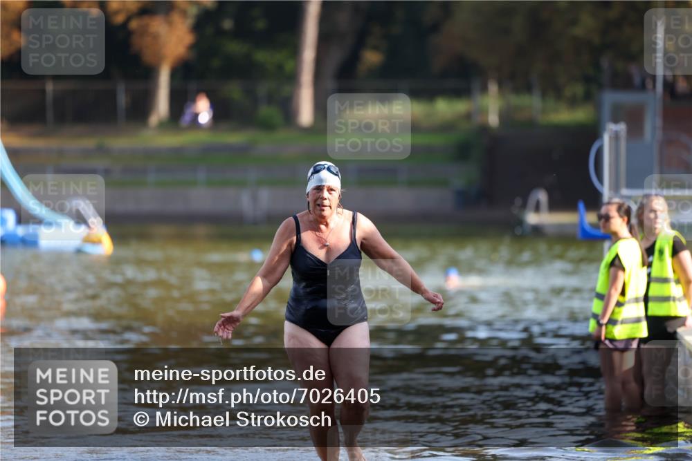 08.09.2024 - Stadtparktriathlon Michael Strokosch http://msf.ph/oto/7026405 08.09.2024 09:53:08 Schwimmen 235 meine-sportfotos.de
