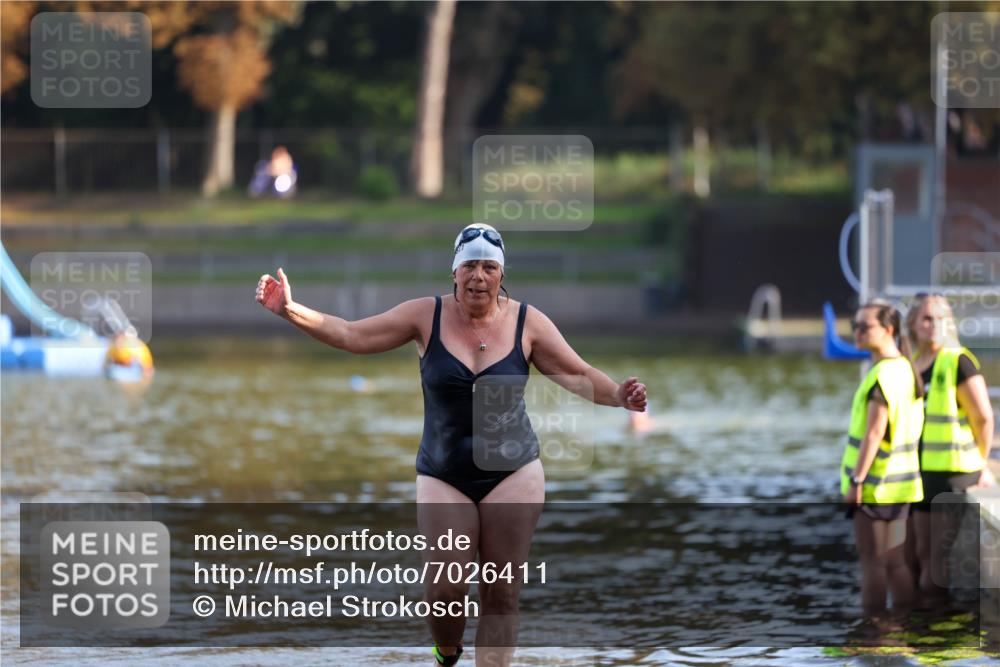 08.09.2024 - Stadtparktriathlon Michael Strokosch http://msf.ph/oto/7026411 08.09.2024 09:53:08 Schwimmen 235 meine-sportfotos.de
