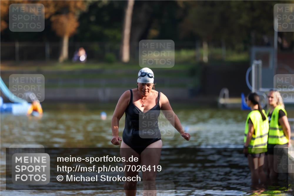 08.09.2024 - Stadtparktriathlon Michael Strokosch http://msf.ph/oto/7026419 08.09.2024 09:53:09 Schwimmen 235 meine-sportfotos.de