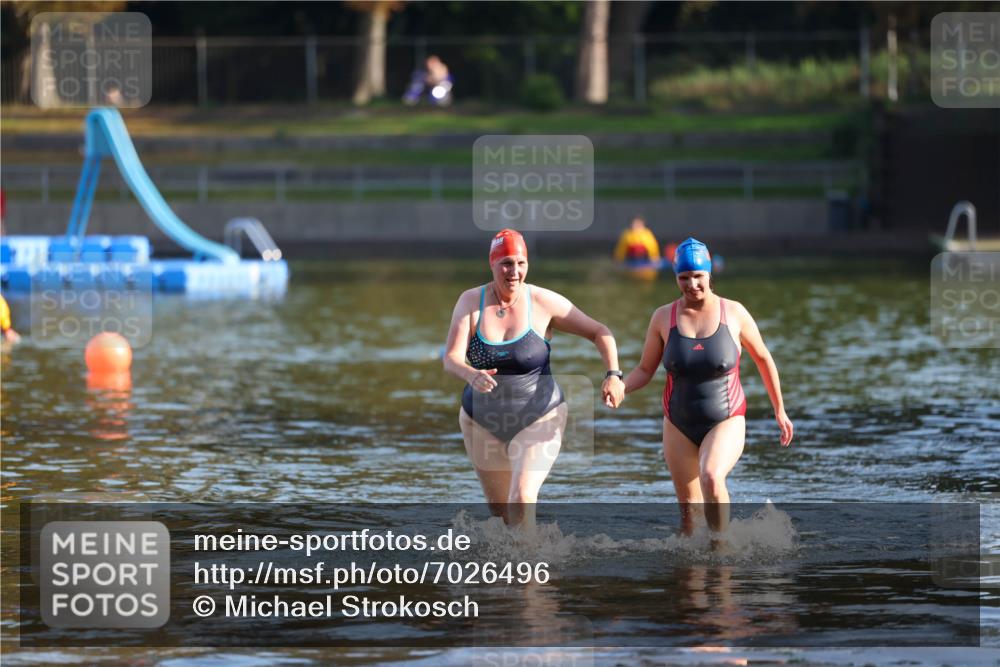 08.09.2024 - Stadtparktriathlon Michael Strokosch http://msf.ph/oto/7026496 08.09.2024 09:53:46 Schwimmen 251, 254 meine-sportfotos.de