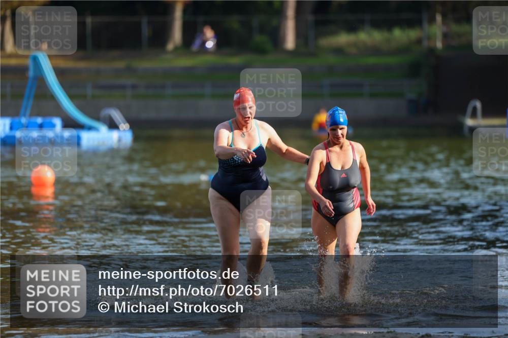 08.09.2024 - Stadtparktriathlon Michael Strokosch http://msf.ph/oto/7026511 08.09.2024 09:53:48 Schwimmen 251, 254 meine-sportfotos.de