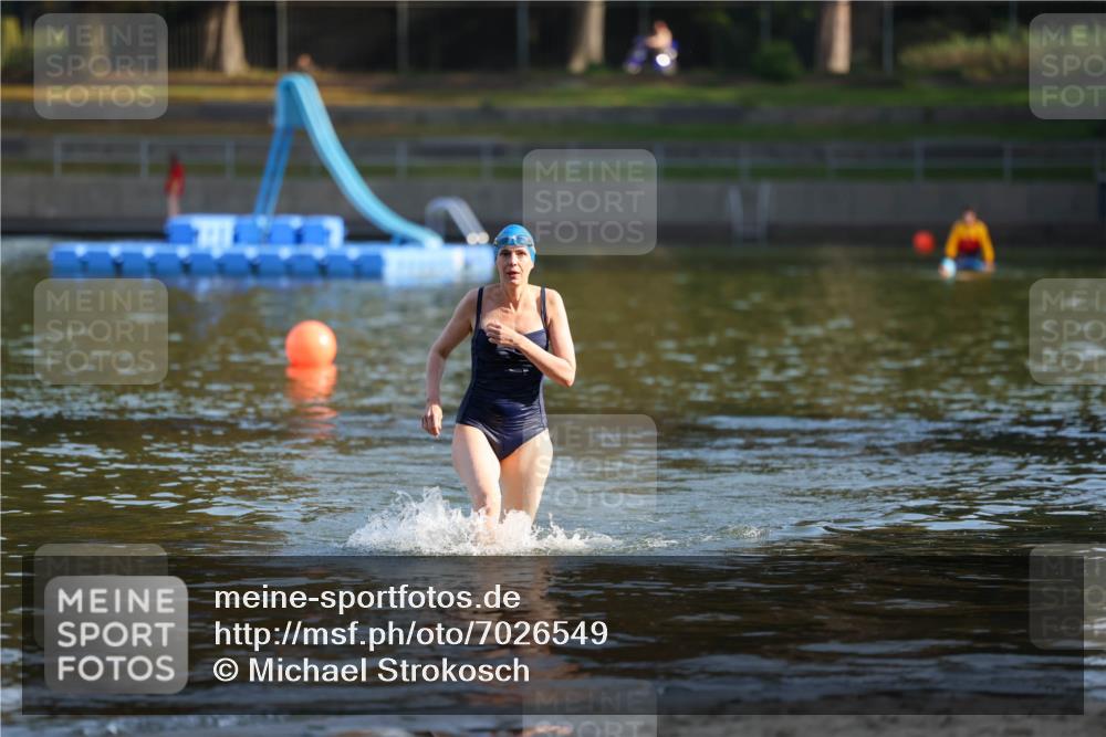 08.09.2024 - Stadtparktriathlon Michael Strokosch http://msf.ph/oto/7026549 08.09.2024 09:54:16 Schwimmen 261 meine-sportfotos.de