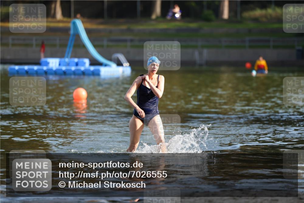 08.09.2024 - Stadtparktriathlon Michael Strokosch http://msf.ph/oto/7026555 08.09.2024 09:54:17 Schwimmen 261 meine-sportfotos.de