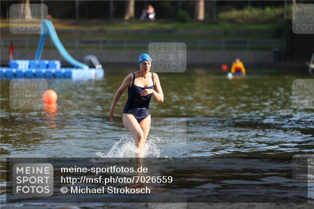 08.09.2024 - Stadtparktriathlon Michael Strokosch http://msf.ph/oto/7026559 08.09.2024 09:54:18 Schwimmen 261 meine-sportfotos.de