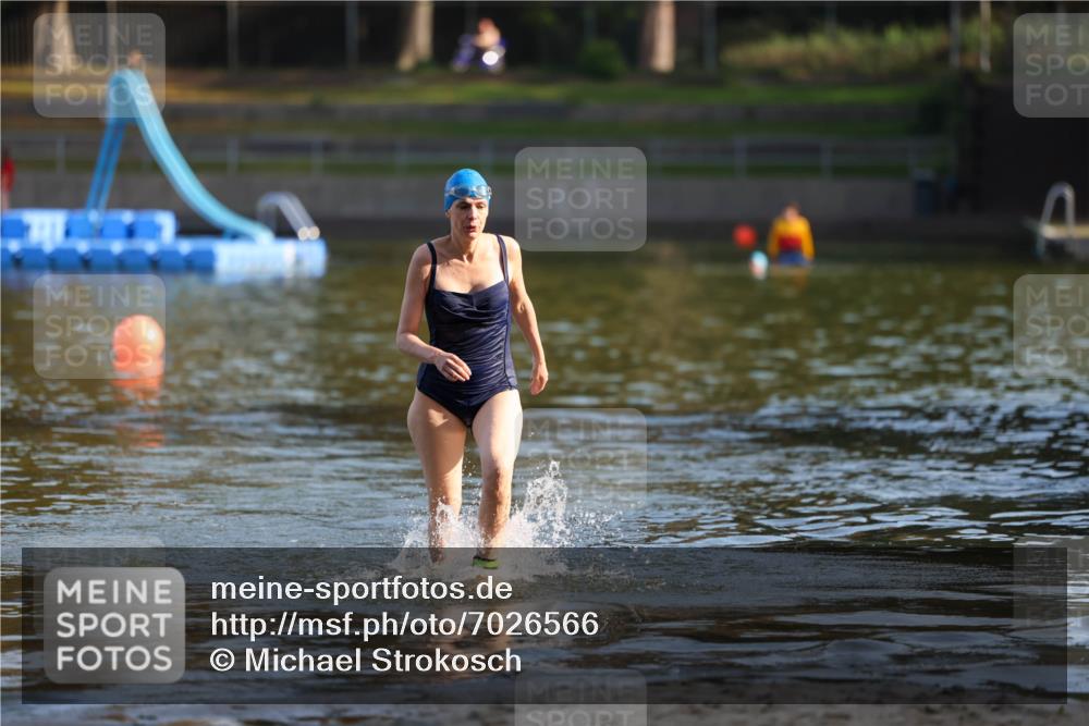 08.09.2024 - Stadtparktriathlon Michael Strokosch http://msf.ph/oto/7026566 08.09.2024 09:54:18 Schwimmen 261 meine-sportfotos.de
