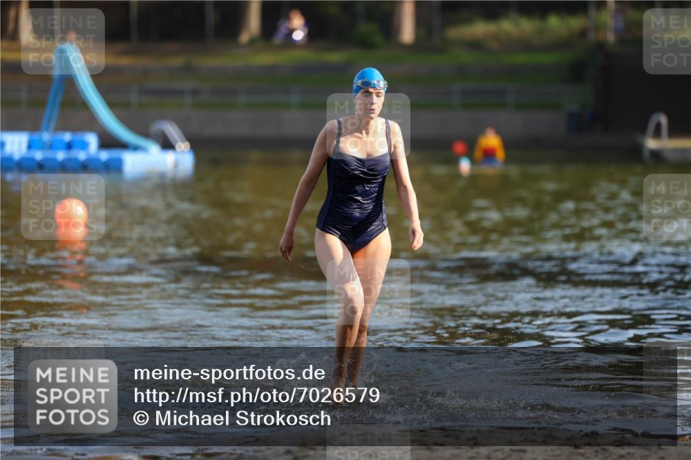 08.09.2024 - Stadtparktriathlon Michael Strokosch http://msf.ph/oto/7026579 08.09.2024 09:54:20 Schwimmen 261 meine-sportfotos.de