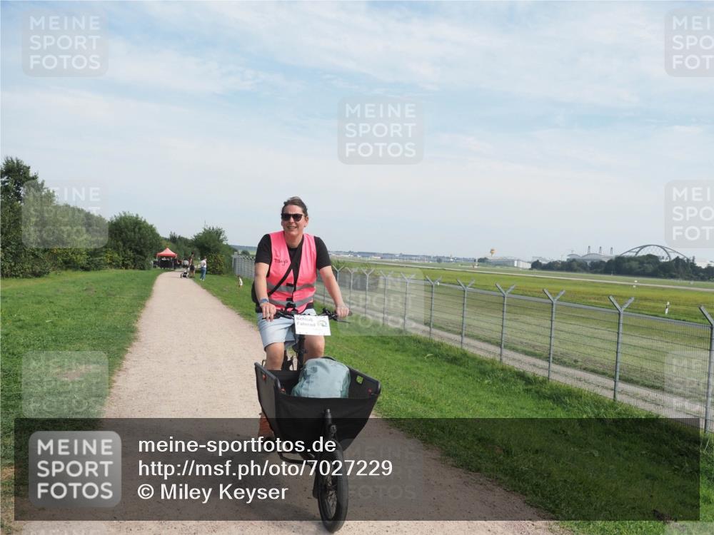 08.09.2024 - Airport Race Miley Keyser http://msf.ph/oto/7027229 08.09.2024 13:07:34 Laufen OLYMPUS, DIGITAL, CAMERA meine-sportfotos.de