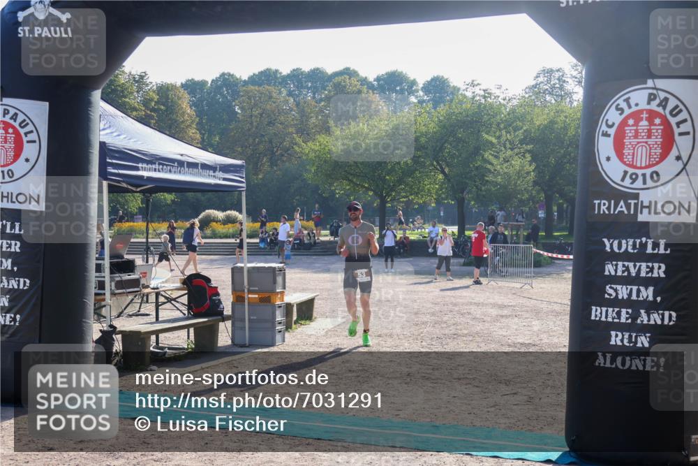 08.09.2024 - Stadtparktriathlon Luisa Fischer http://msf.ph/oto/7031291 08.09.2024 09:31:09 Ziel 53 meine-sportfotos.de
