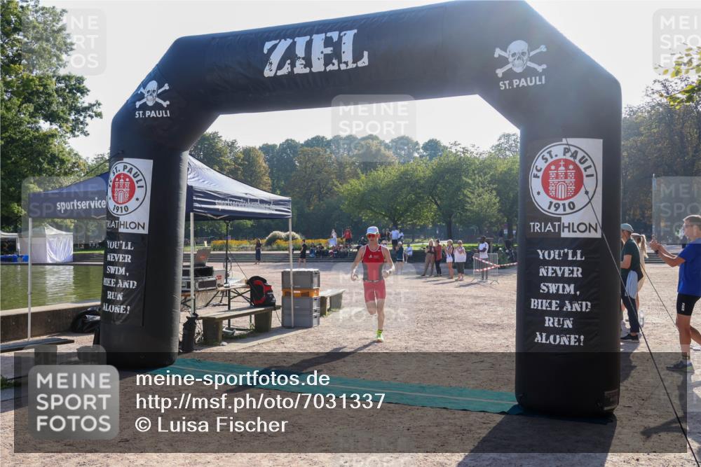 08.09.2024 - Stadtparktriathlon Luisa Fischer http://msf.ph/oto/7031337 08.09.2024 09:34:14 Ziel 13 meine-sportfotos.de