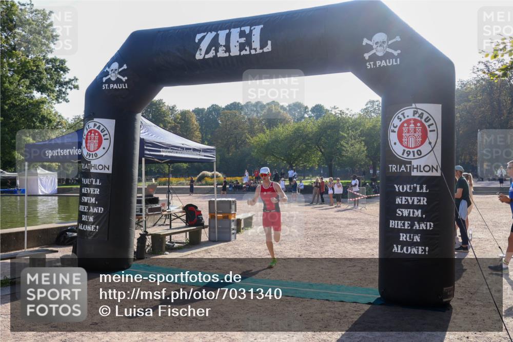 08.09.2024 - Stadtparktriathlon Luisa Fischer http://msf.ph/oto/7031340 08.09.2024 09:34:14 Ziel 13 meine-sportfotos.de