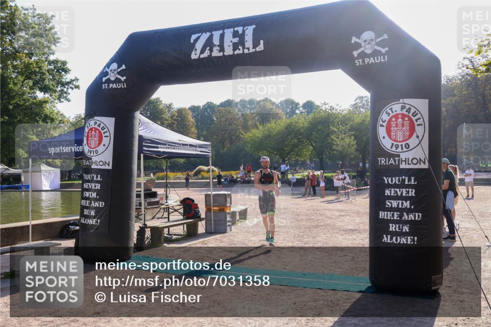 08.09.2024 - Stadtparktriathlon Luisa Fischer http://msf.ph/oto/7031358 08.09.2024 09:34:33 Ziel 69 meine-sportfotos.de