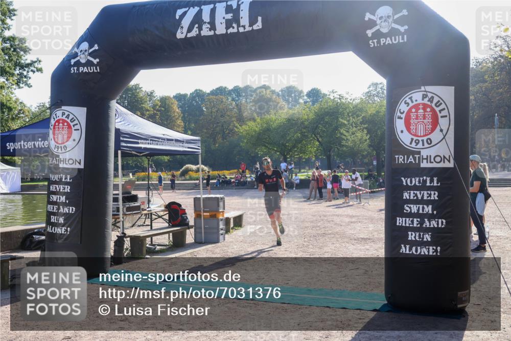 08.09.2024 - Stadtparktriathlon Luisa Fischer http://msf.ph/oto/7031376 08.09.2024 09:34:59 Ziel 11 meine-sportfotos.de