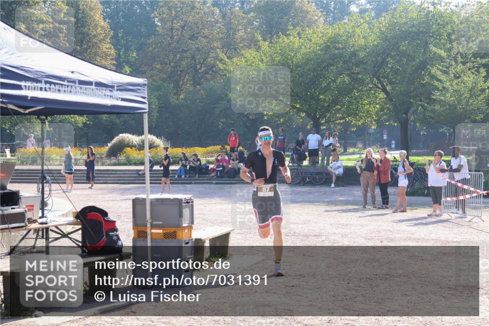 08.09.2024 - Stadtparktriathlon Luisa Fischer http://msf.ph/oto/7031391 08.09.2024 09:35:11 Ziel 87 meine-sportfotos.de