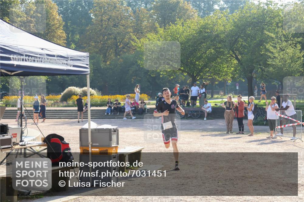 08.09.2024 - Stadtparktriathlon Luisa Fischer http://msf.ph/oto/7031451 08.09.2024 09:36:38 Ziel 86 meine-sportfotos.de