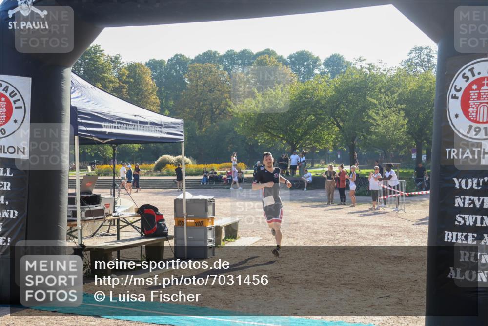 08.09.2024 - Stadtparktriathlon Luisa Fischer http://msf.ph/oto/7031456 08.09.2024 09:36:39 Ziel 86 meine-sportfotos.de