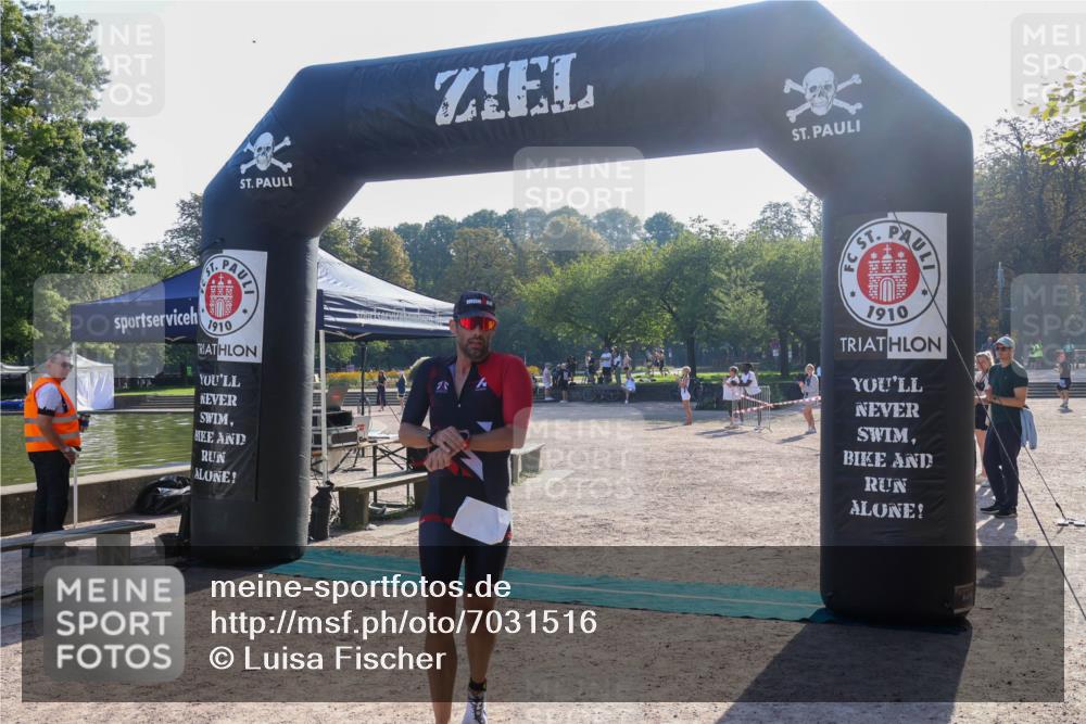 08.09.2024 - Stadtparktriathlon Luisa Fischer http://msf.ph/oto/7031516 08.09.2024 09:37:55 Ziel 5 meine-sportfotos.de
