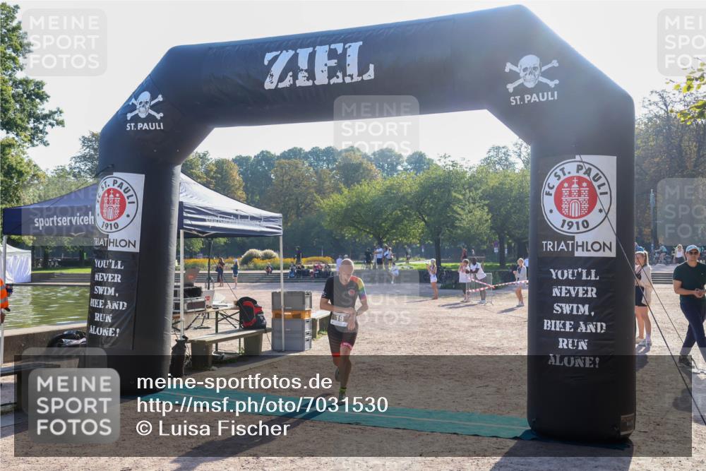 08.09.2024 - Stadtparktriathlon Luisa Fischer http://msf.ph/oto/7031530 08.09.2024 09:38:02 Ziel 19 meine-sportfotos.de