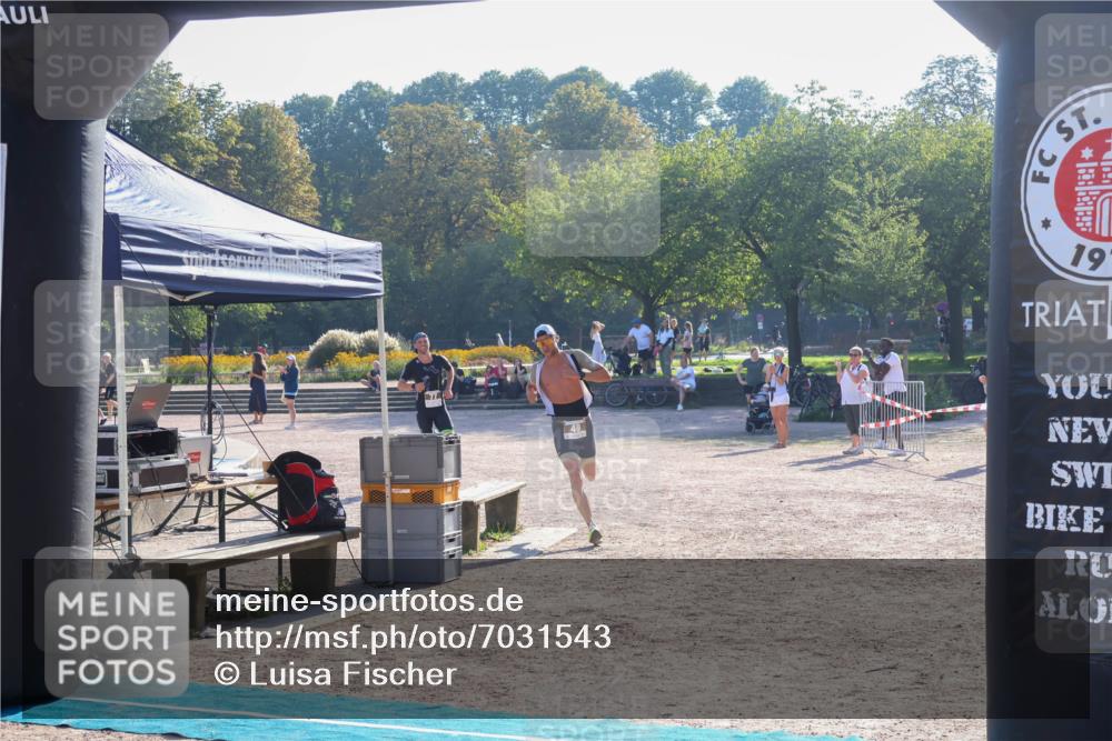 08.09.2024 - Stadtparktriathlon Luisa Fischer http://msf.ph/oto/7031543 08.09.2024 09:38:27 Ziel 49, 77 meine-sportfotos.de