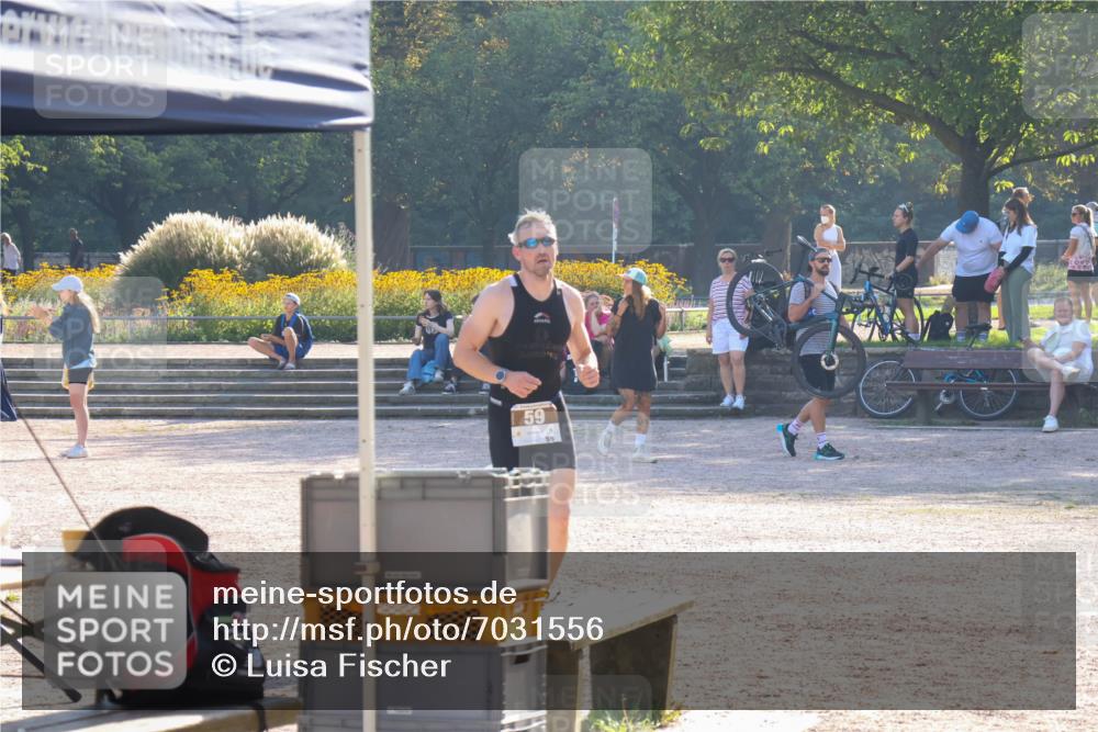 08.09.2024 - Stadtparktriathlon Luisa Fischer http://msf.ph/oto/7031556 08.09.2024 09:38:41 Ziel 59 meine-sportfotos.de
