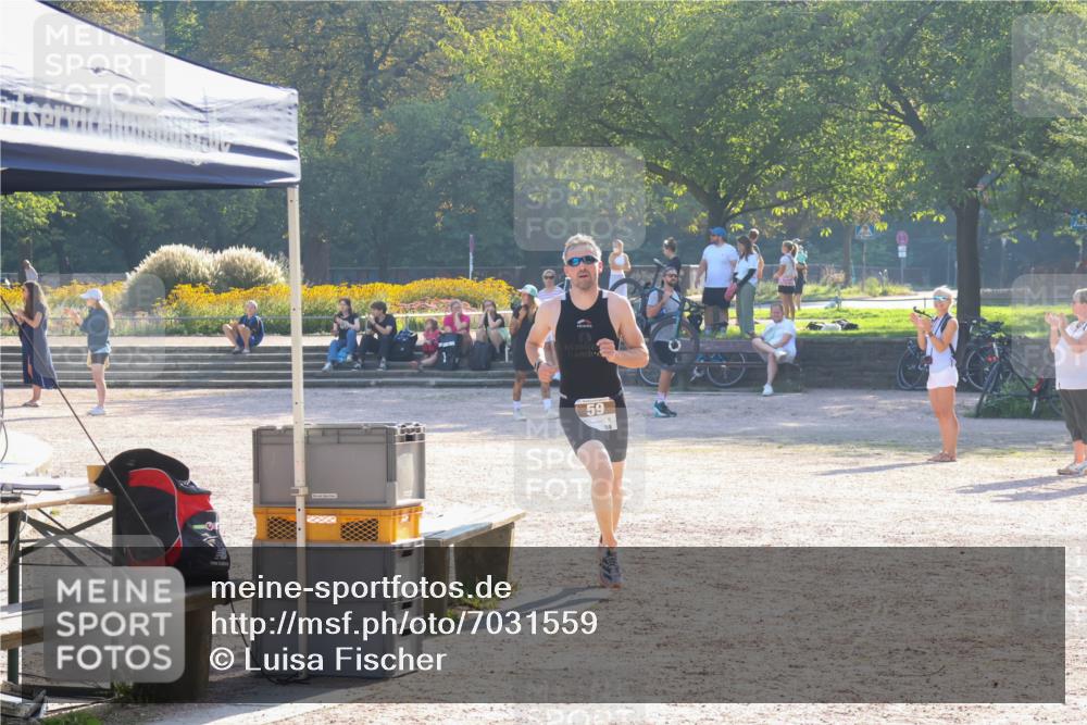 08.09.2024 - Stadtparktriathlon Luisa Fischer http://msf.ph/oto/7031559 08.09.2024 09:38:41 Ziel 59 meine-sportfotos.de