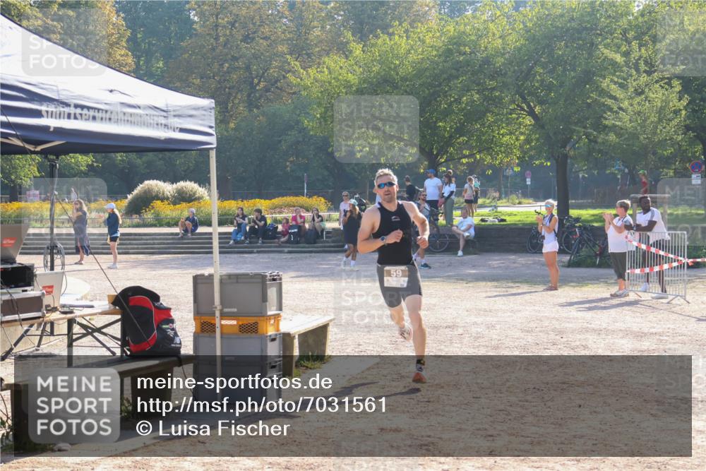 08.09.2024 - Stadtparktriathlon Luisa Fischer http://msf.ph/oto/7031561 08.09.2024 09:38:42 Ziel 51, 59 meine-sportfotos.de