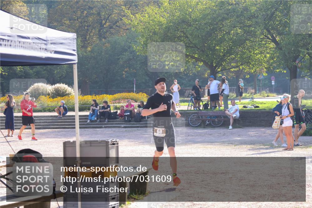 08.09.2024 - Stadtparktriathlon Luisa Fischer http://msf.ph/oto/7031609 08.09.2024 09:39:06 Ziel 68 meine-sportfotos.de