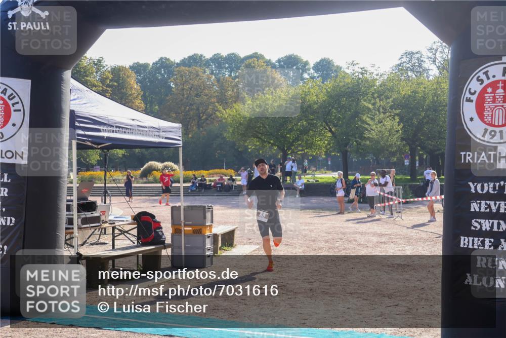 08.09.2024 - Stadtparktriathlon Luisa Fischer http://msf.ph/oto/7031616 08.09.2024 09:39:07 Ziel 68 meine-sportfotos.de
