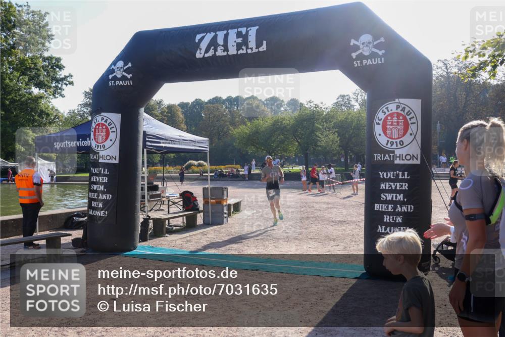 08.09.2024 - Stadtparktriathlon Luisa Fischer http://msf.ph/oto/7031635 08.09.2024 09:39:18 Ziel 48 meine-sportfotos.de