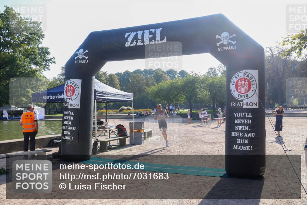 08.09.2024 - Stadtparktriathlon Luisa Fischer http://msf.ph/oto/7031683 08.09.2024 09:40:02 Ziel 50 meine-sportfotos.de