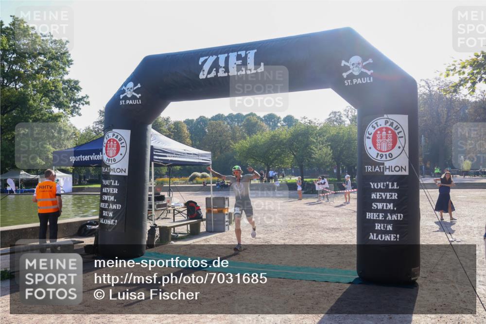 08.09.2024 - Stadtparktriathlon Luisa Fischer http://msf.ph/oto/7031685 08.09.2024 09:40:02 Ziel 50 meine-sportfotos.de