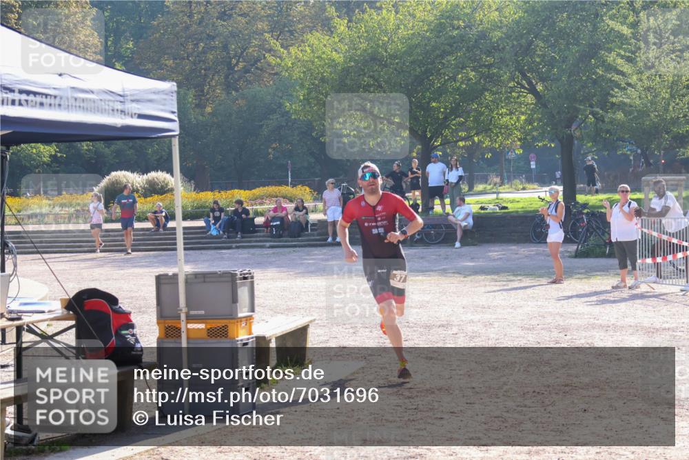 08.09.2024 - Stadtparktriathlon Luisa Fischer http://msf.ph/oto/7031696 08.09.2024 09:40:22 Ziel 37 meine-sportfotos.de