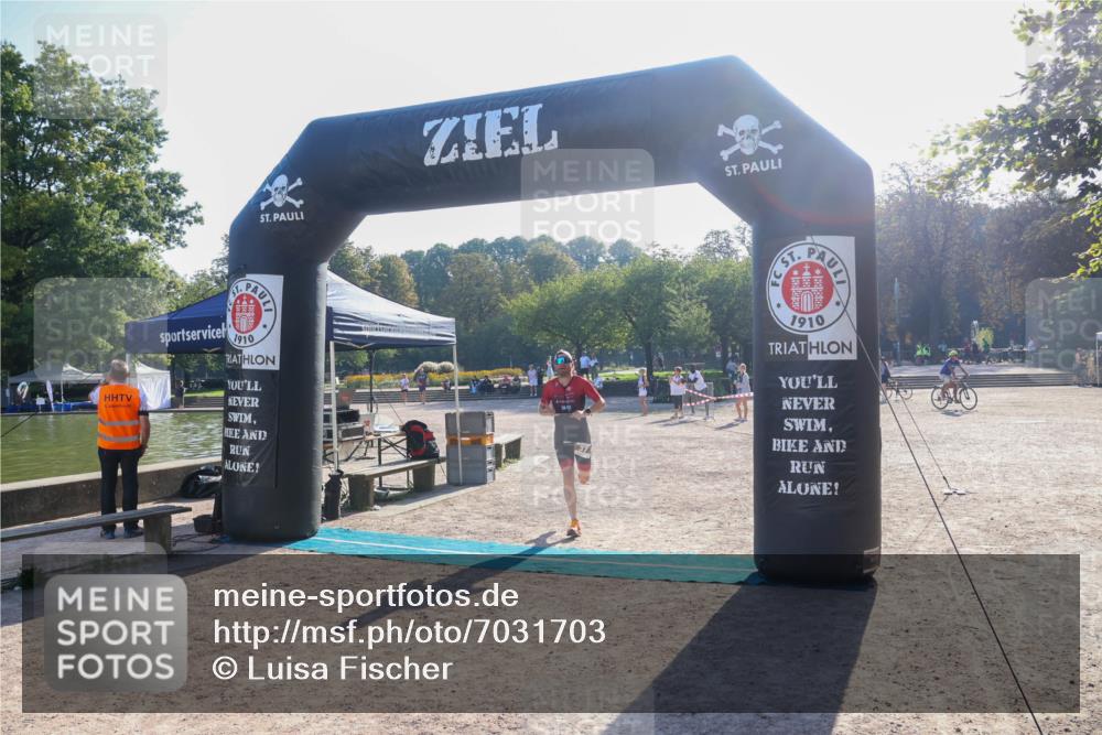 08.09.2024 - Stadtparktriathlon Luisa Fischer http://msf.ph/oto/7031703 08.09.2024 09:40:23 Ziel 37 meine-sportfotos.de