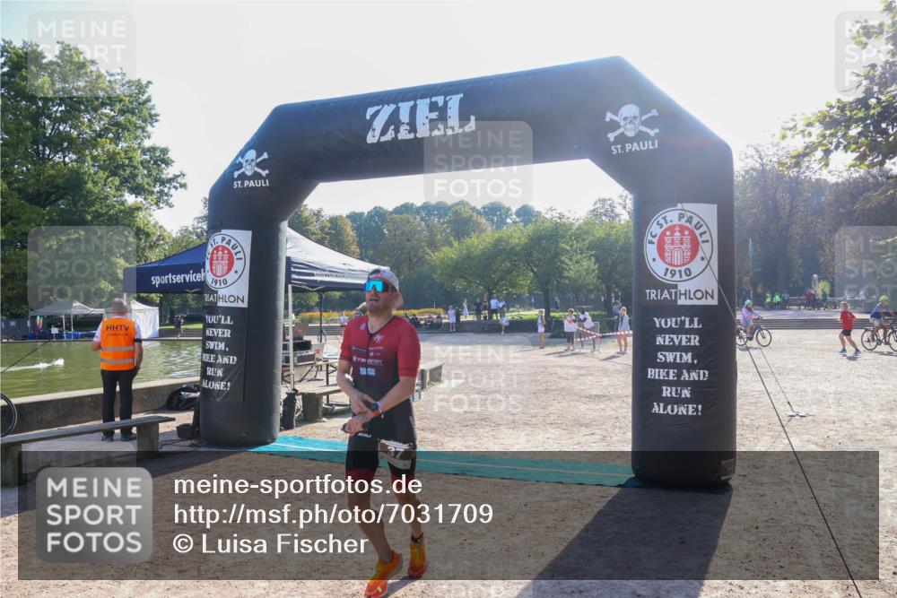08.09.2024 - Stadtparktriathlon Luisa Fischer http://msf.ph/oto/7031709 08.09.2024 09:40:24 Ziel 37 meine-sportfotos.de