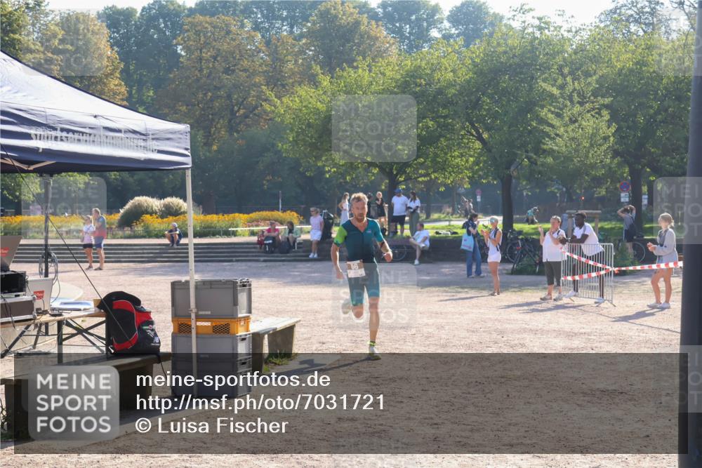 08.09.2024 - Stadtparktriathlon Luisa Fischer http://msf.ph/oto/7031721 08.09.2024 09:40:49 Ziel 66 meine-sportfotos.de