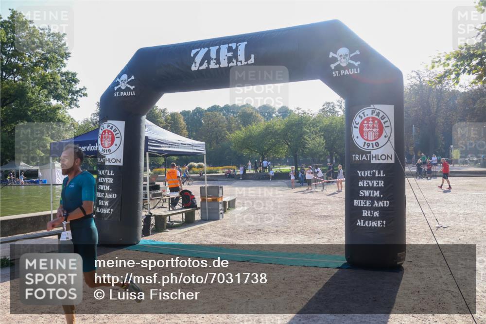 08.09.2024 - Stadtparktriathlon Luisa Fischer http://msf.ph/oto/7031738 08.09.2024 09:40:52 Ziel 66 meine-sportfotos.de
