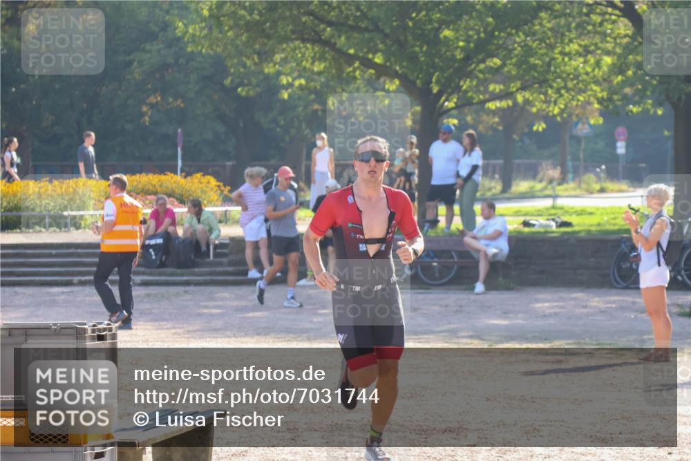 08.09.2024 - Stadtparktriathlon Luisa Fischer http://msf.ph/oto/7031744 08.09.2024 09:41:20 Ziel 39 meine-sportfotos.de